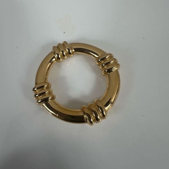 Hermes Gold Tone Scarf Ring W/ Certificate of Authenticity - Picture 3 of 12